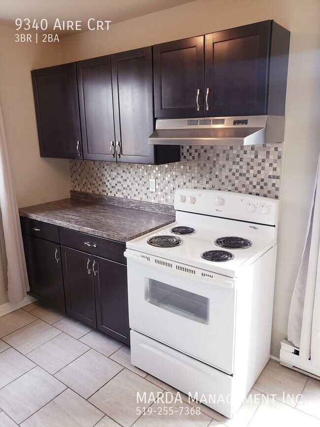 Photo du bâtiment - SPACIOUS & UPDATED 3BED/1BATH HOUSE IN EAS...
