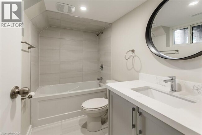 Photo du bâtiment - 129 E 22nd St