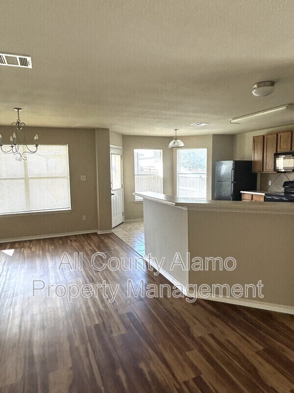Building Photo - 341 Prickly Pear Dr