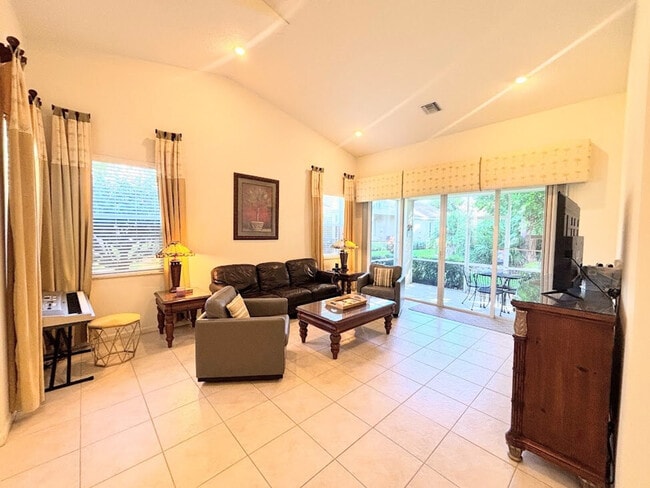 Building Photo - 8155 Carnoustie Pl