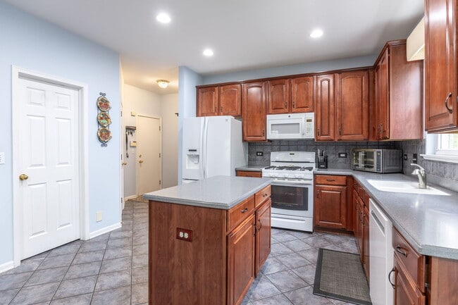 Building Photo - 2566 Rourke Dr