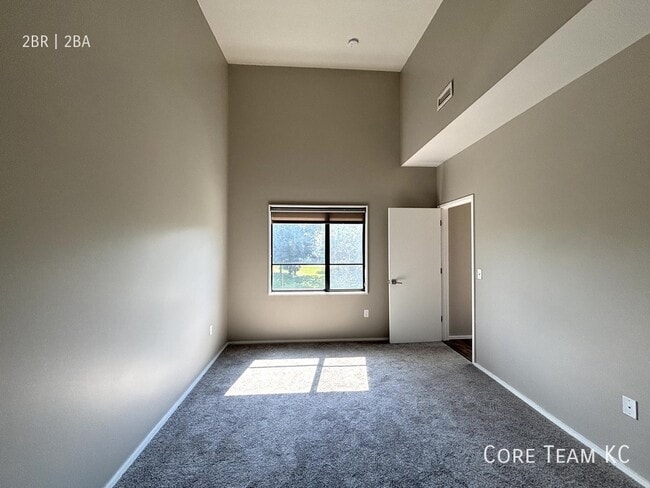 Building Photo - 3632 Gillham Rd