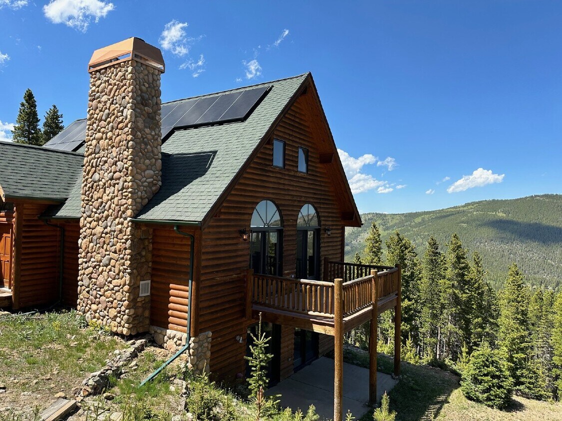 Primary Photo - Charming 3-Bedroom Retreat near Idaho Spri...