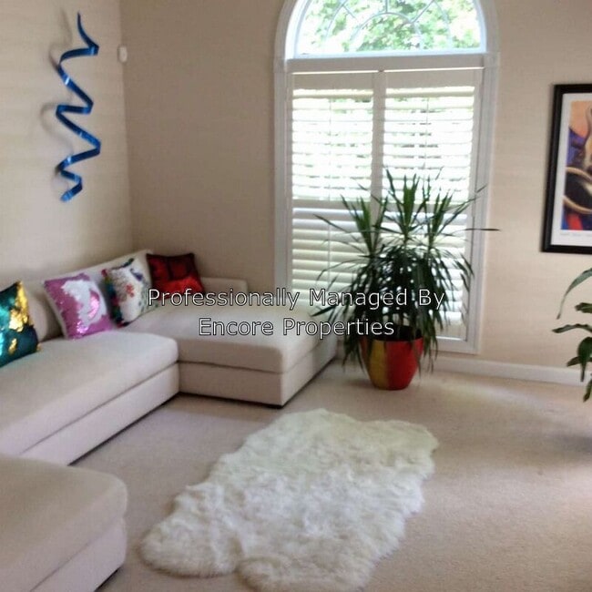 Building Photo - 313 Millet Dr