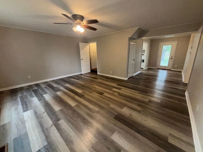 Building Photo - 203 W Magnolia St