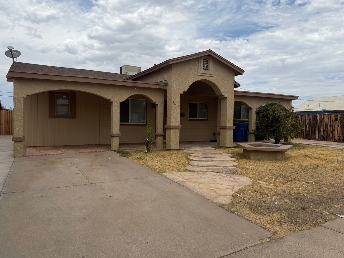 Photo - 5810 West Earll Drive