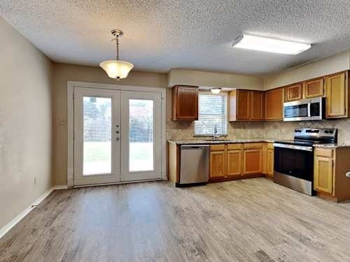 Building Photo - 2613 Remmington Dr