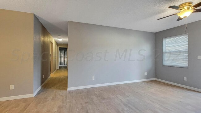 Building Photo - 318 Sun Dial Ct