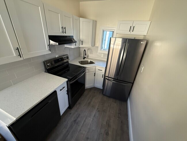 Foto del edificio - 182 Ashford Ave