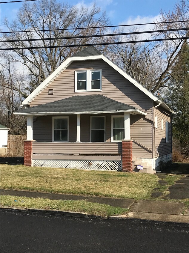 Foto principal - 518 W Earle Ave