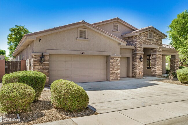 Building Photo - 2011 W Blaylock Dr
