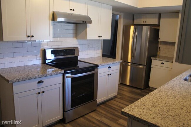 Building Photo - 4 br, 2 bath House - 15637 N 99th Dr
