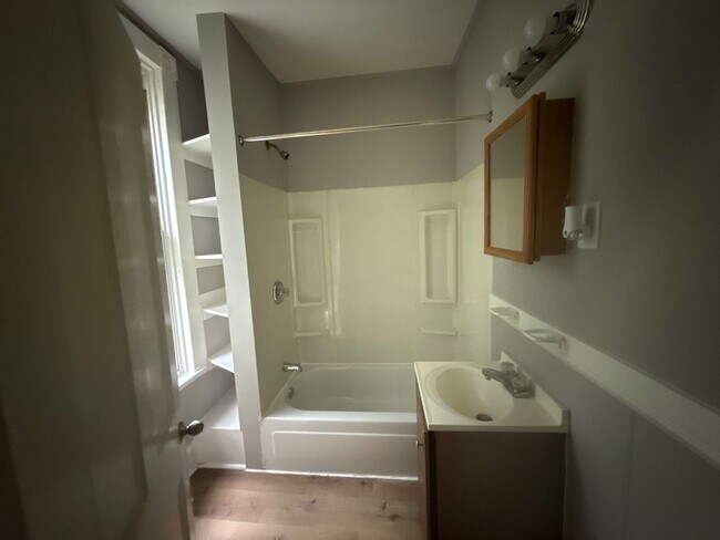 Foto del edificio - 3012 White Ave