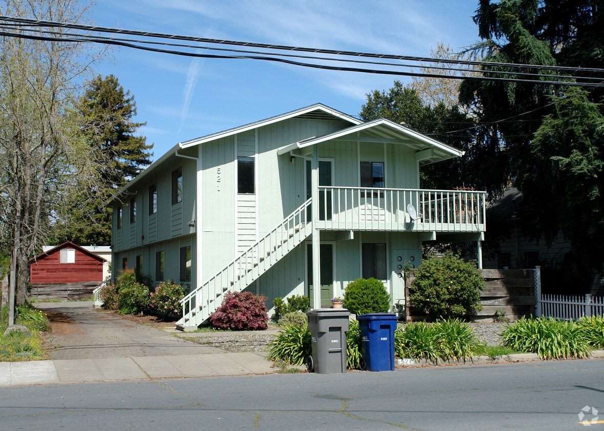 Primary Photo - 521 Matheson St