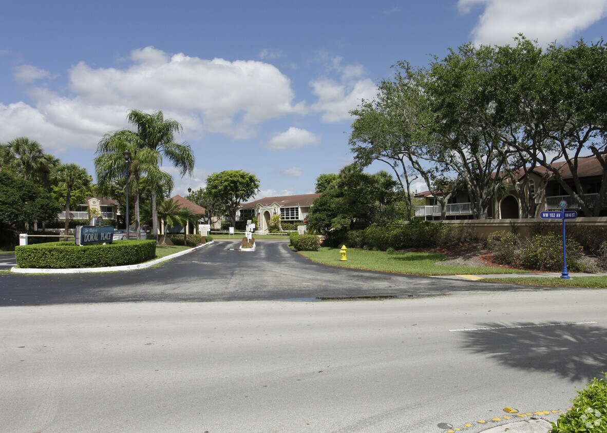Village of Doral Place Apartments 4690 NW 102nd Ave Miami, FL