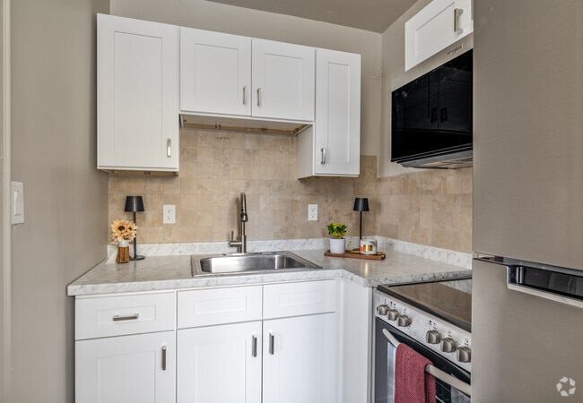 1 habitación, 1 baño - 473 pies cuadrados - Cocina - 1312 Cleveland Ave.