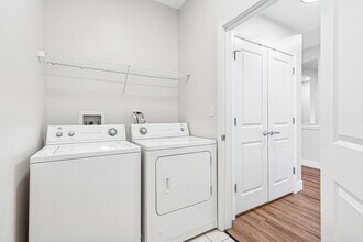 Interior Photo - The Landing at Town Center