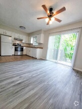 Building Photo - 10902 Mckinley Dr