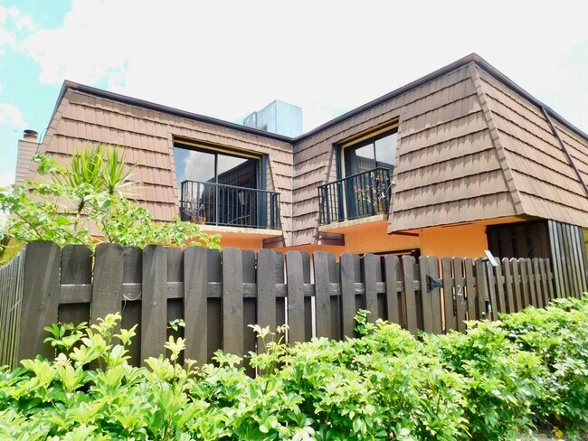 Building Photo - 4155 Turnberry Cir