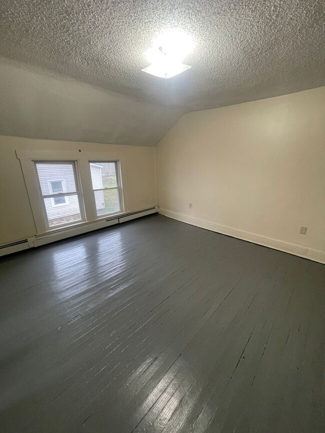 Building Photo - 109 McCall St