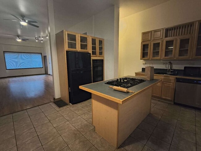 Foto del edificio - 1532 W 19th St