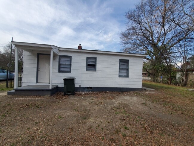Building Photo - 200 Jasper ~ Murchison