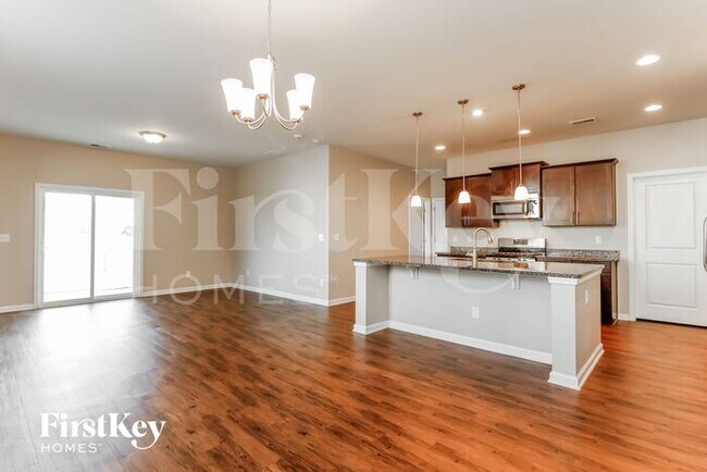 Foto del edificio - 4845 Hawkins Dr