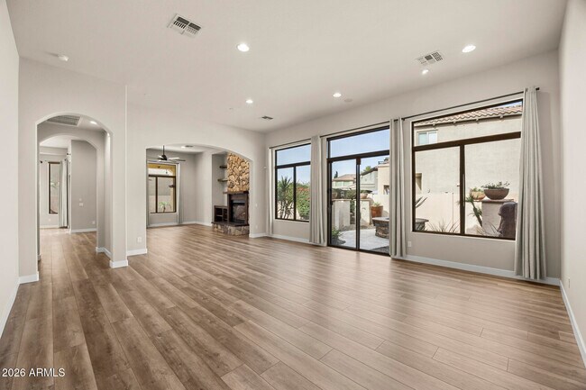 Foto del edificio - 3653 E Sands Dr