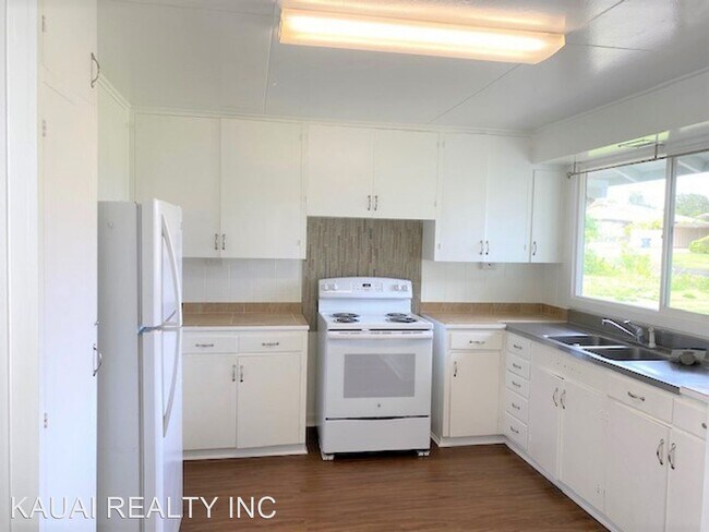 Building Photo - 3 br, 1 bath House - 2878 PIKAKE ST