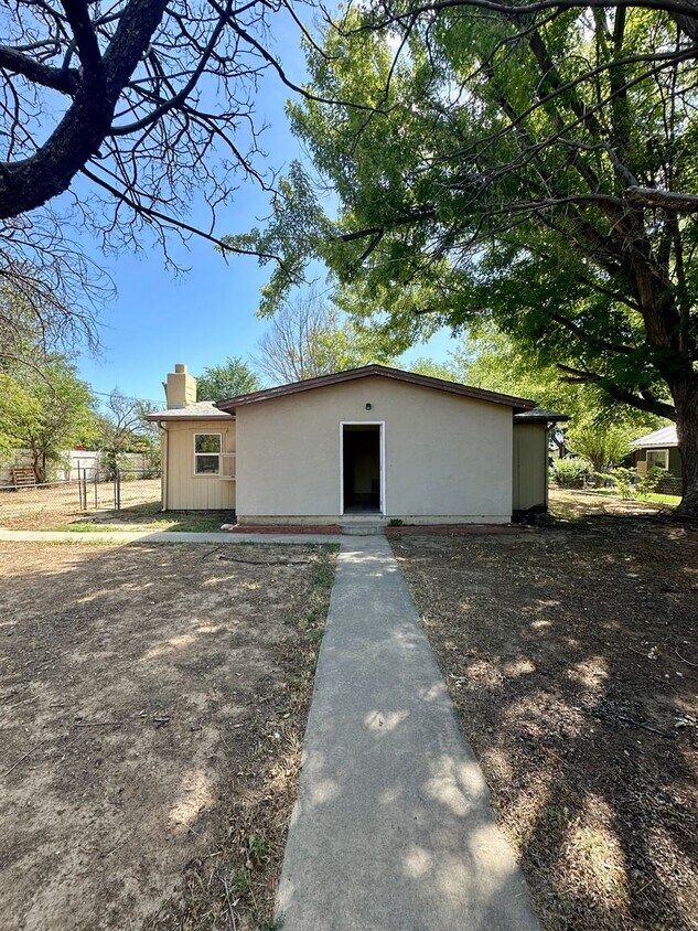 Foto principal - 3 Bedroom Home Ready to Rent