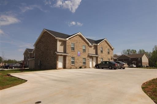 Building Photo - 2291 McCormick Ln