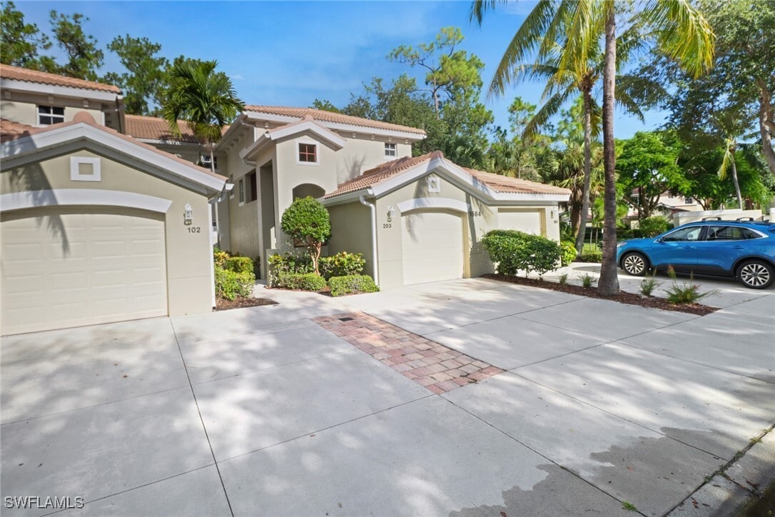 Foto principal - 1664 Tarpon Bay Dr S