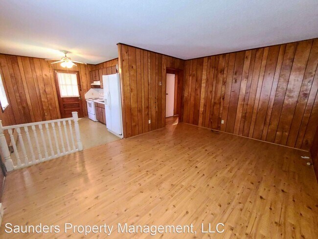 Foto del edificio - 2 br, 1 bath House - 914 Pine Circle Drive