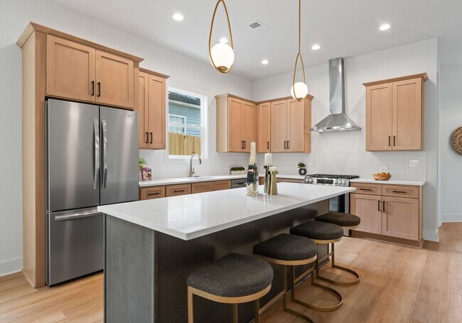 Foto del edificio - 2415 Pruitt St