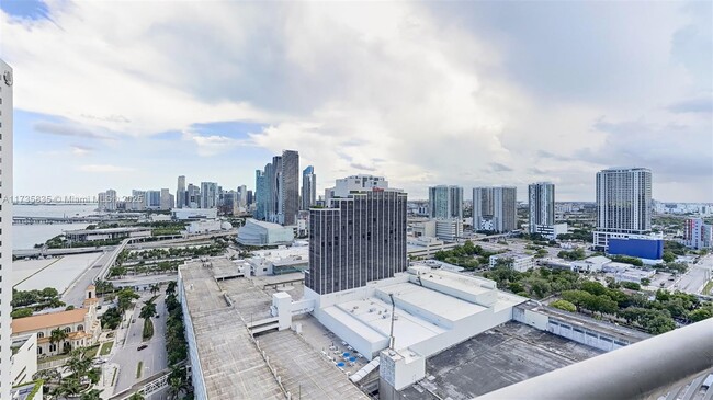 Foto del edificio - 1750 N Bayshore Dr