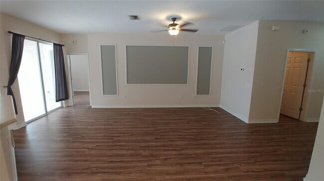 Building Photo - 7156 Spikerush Ct