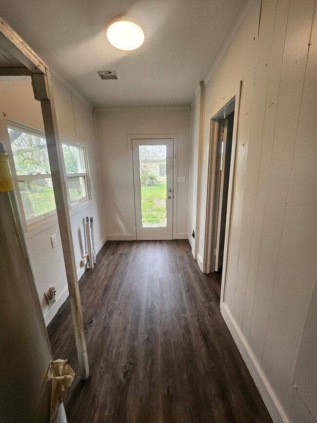 Building Photo - Cute Middleton Duplex