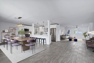 Building Photo - 3046 E Glenrosa Ave
