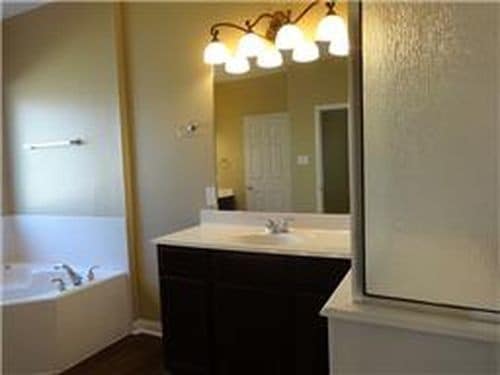 Foto del edificio - 30119 Canyon Branch Ln