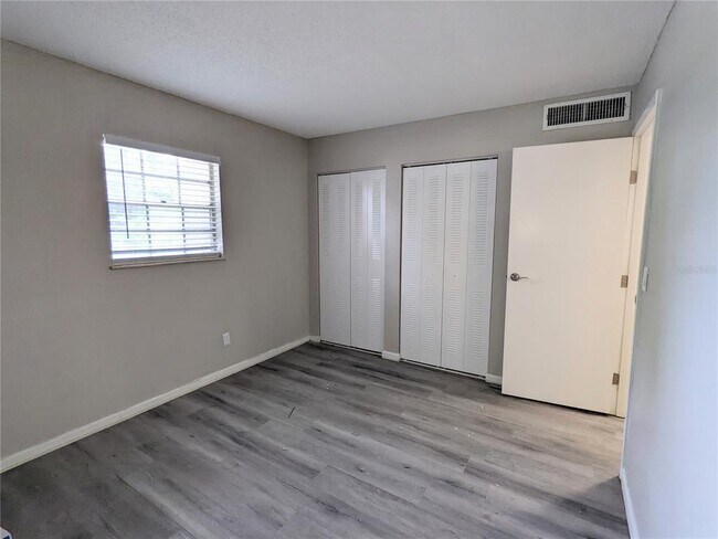 Foto del edificio - 701 Russell Ln