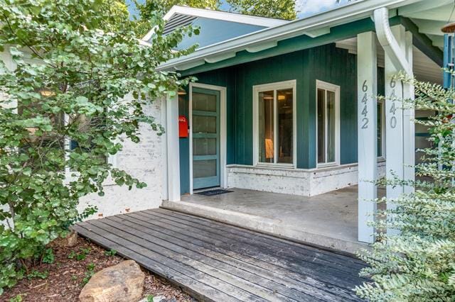 Building Photo - 6440 Lontos Dr