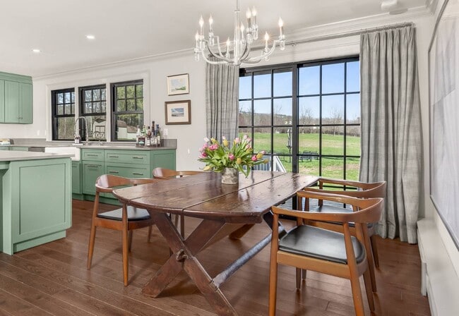 Building Photo - 1487 Hollow Rd