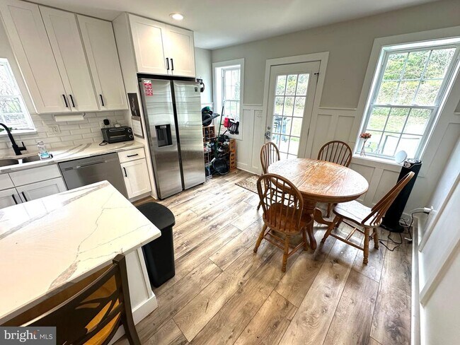 Foto del edificio - 842 E Cathedral Rd