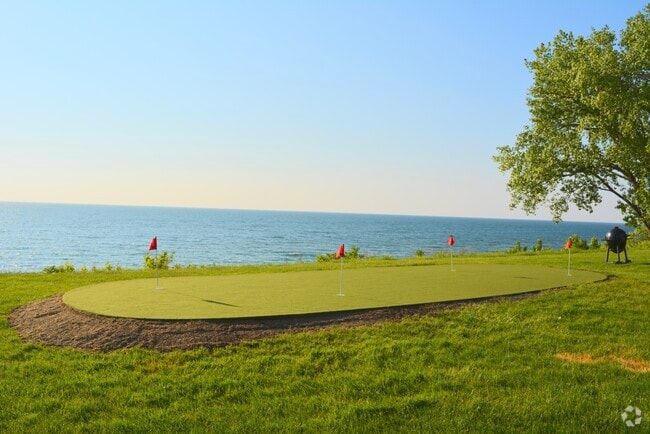 Building Photo - 3608 Lakeshore Dr