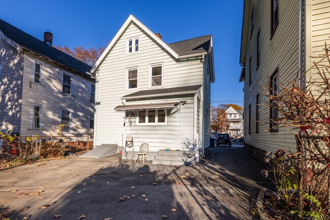 Foto del edificio - 216 Howard Ave