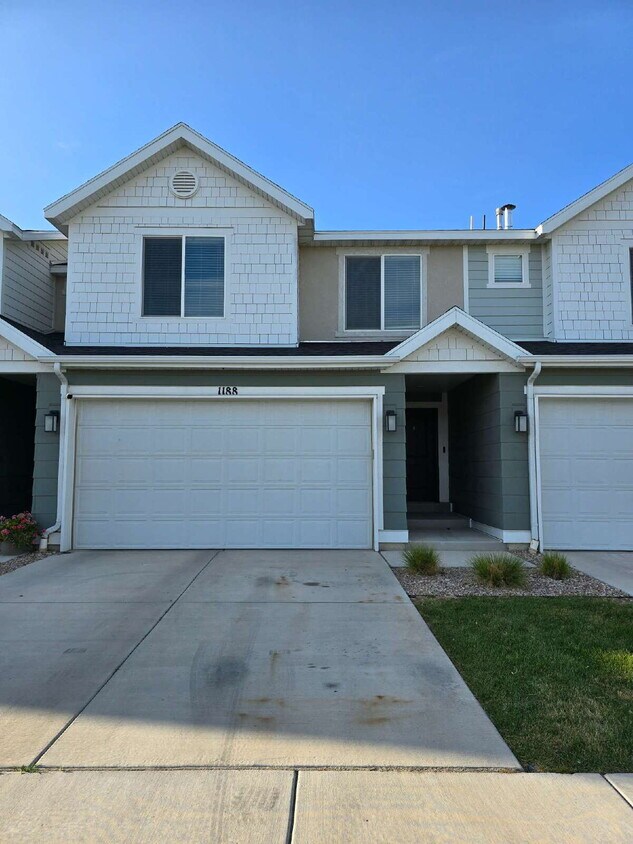 Primary Photo - Adorable 4 bedroom Townhome for Rent in No...