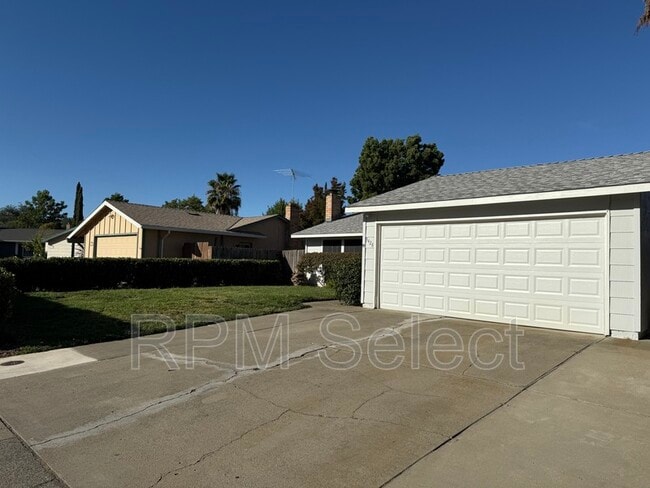 Photo - 3428 Spartan Way House