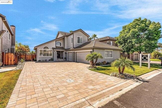 Foto del edificio - 2435 Pinehurst Ct