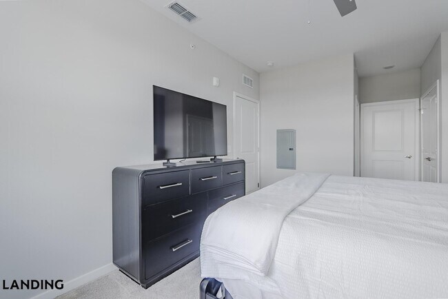 Building Photo - 2331 Commerce Park Dr NE