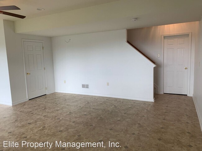 Building Photo - 3 br, 2.5 bath House - 2216 Live Oak Lane